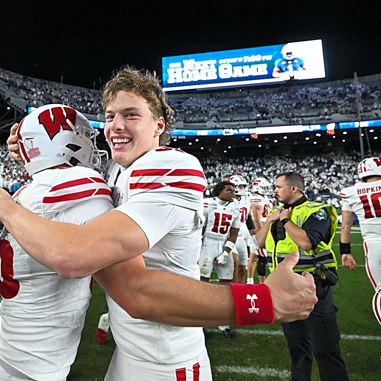 Wisconsin scores twice in last 4 minutes, rallies to beat No. 13 Penn State 24-20