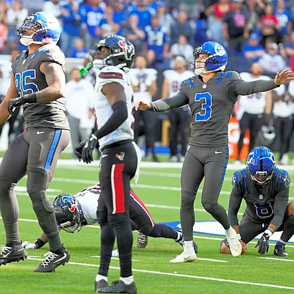 Colts end 9-game skid with 19-17 victory over Texans as Shrader kicks winner with 16 seconds left