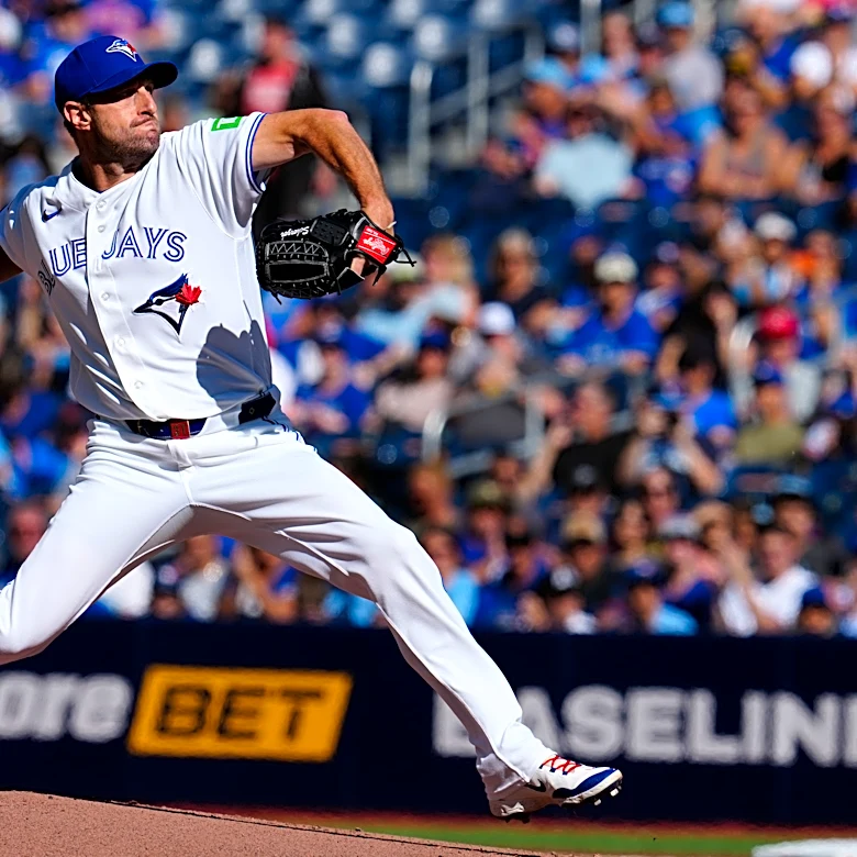 Max Scherzer strikes out 7 in 225th career win as Blue Jays beat Reds 5-1 in season finale