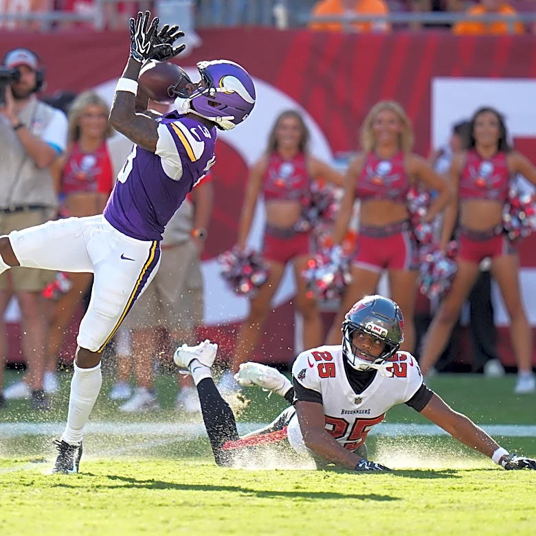 Vikings beat Buccaneers 23-16 but lose Jefferson to an ankle injury. Bucs' Mayfield also hurt