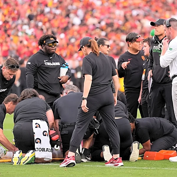 Oregon QB Moore sustained concussion on late hit; USC suspends LB Stephens for 1 game for hit