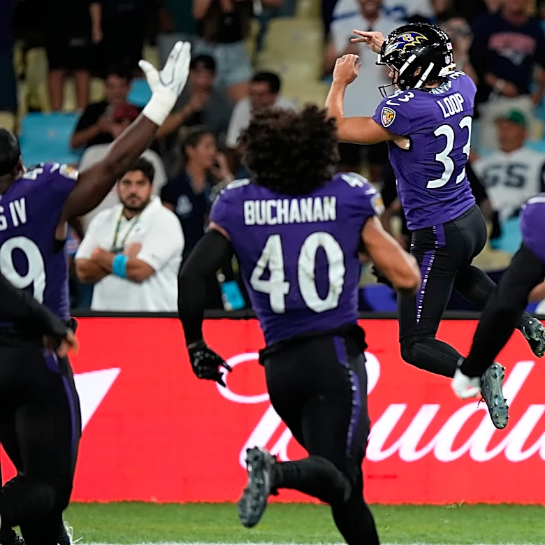 Jackson's pass, alert timeout call lead to Loop's 56-yard field goal as Ravens beat Cowboys 34-31