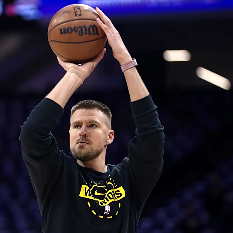 Warriors center Kristaps Porzingis dealing with health issue, won't travel to Hawaii training camp