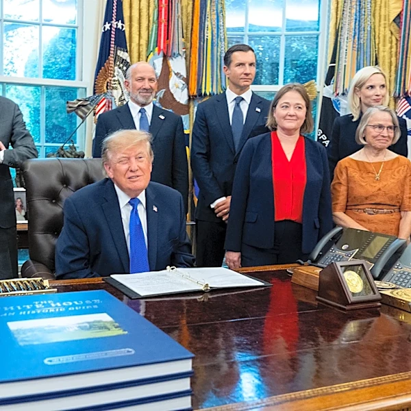 Trump announces a new $15B Iowa steel plant and claims it will be the nation's biggest