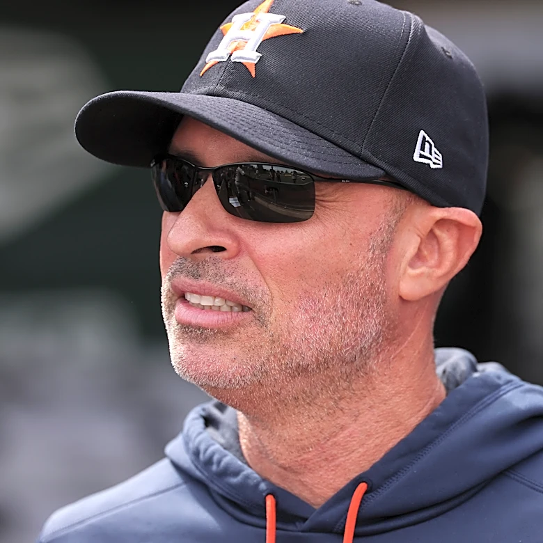 Astros owner Jim Crane says team's playoff berth will factor into decision on manager Joe Espada