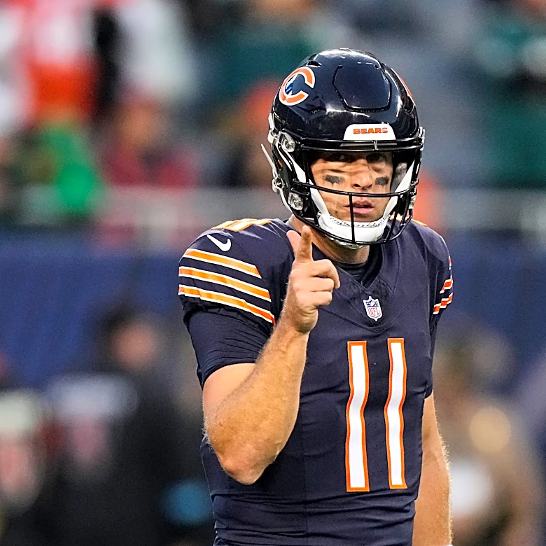 Case Keenum starts at quarterback for the Bears against the Eagles
