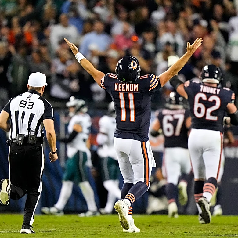 Case Keenum drives Chicago to 3 touchdowns as the Bears beat the Eagles 27-7