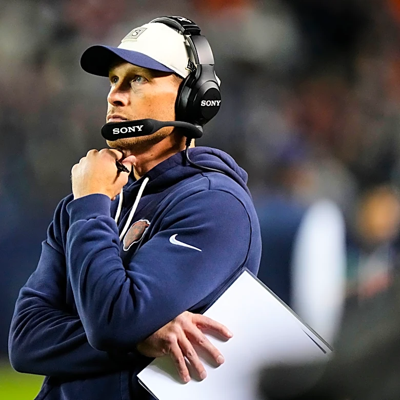 Bears coach Ben Johnson stays with his usual aggressive approach in victory over Eagles