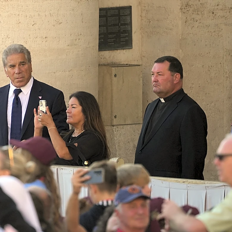 Hulk star Lou Ferrigno fulfils childhood dream meeting with Pope Leo XIV