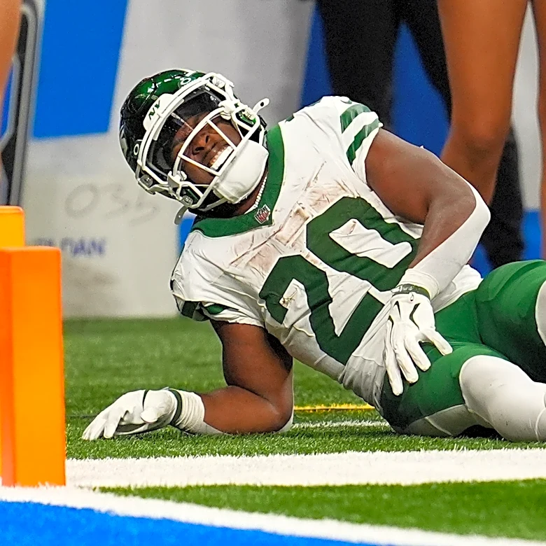 Jets running back Breece Hall is week to week with a quadriceps injury, 4 others also sitting out
