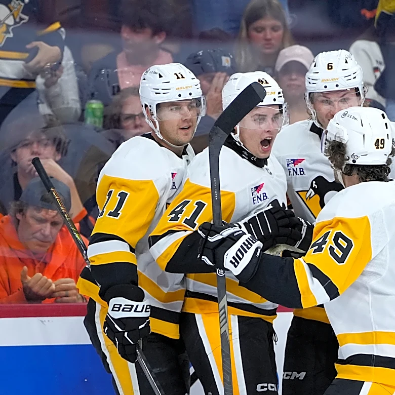 Malkin scores, Silovs stops 19 shots as Penguins pile on in 7-0 win over Flyers in teams' opener