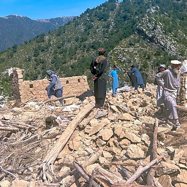 Pakistani airstrikes in Afghanistan kill 10 civilians, Kabul says; Pakistan says only militants hit