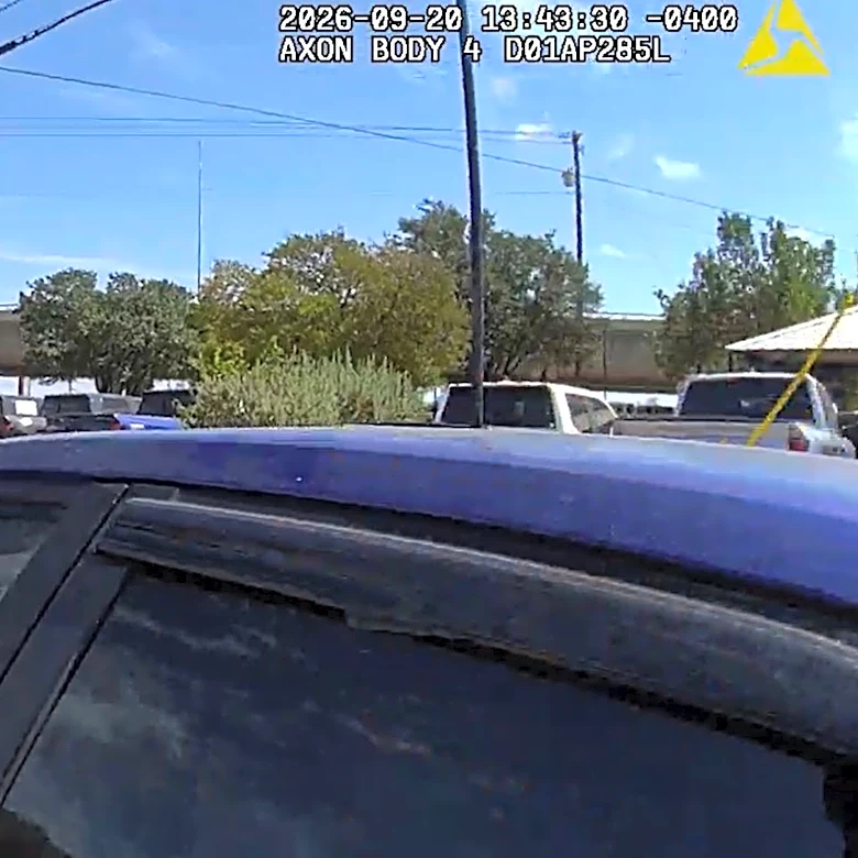 New ICE guidance bans high-speed car chases and sets tighter rules for traffic stops, a memo shows
