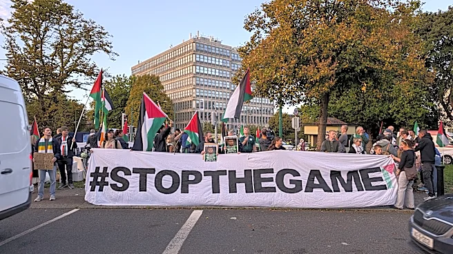 Protesters throw tennis balls and call on Ireland to boycott second match against Israel