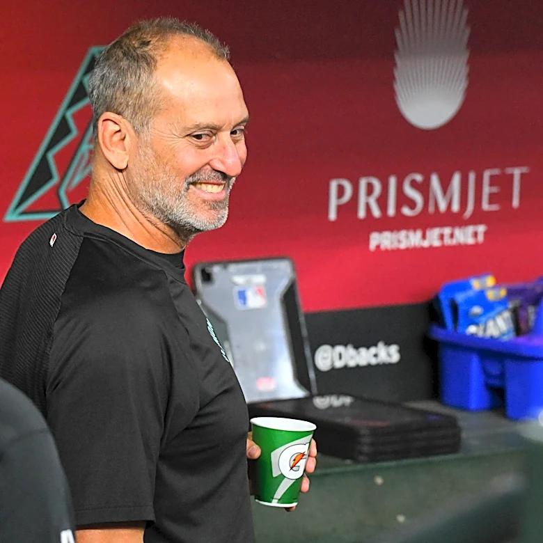 Diamondbacks manager Torey Lovullo returns to team on 2-year deal, AP source says