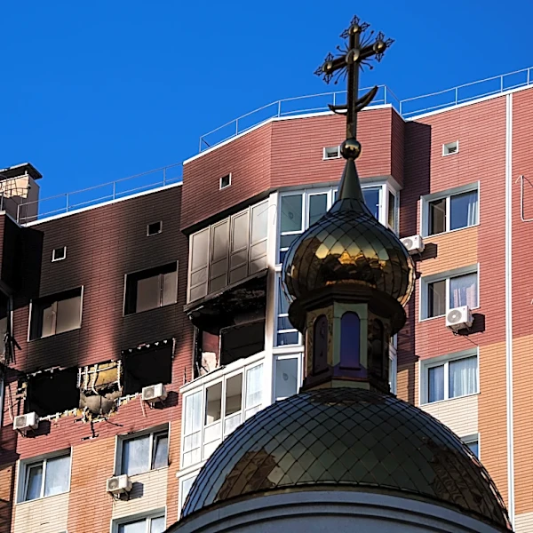 Russian aerial strikes snarl traffic on 3 Kyiv bridges in a new disruption tactic
