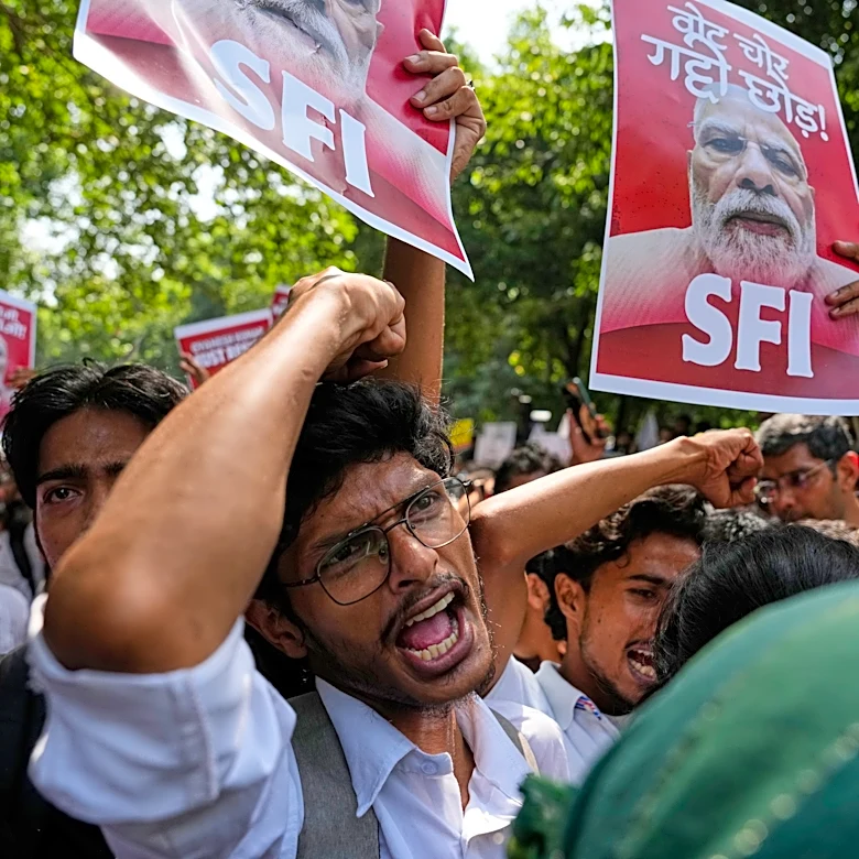 'Cockroach' protesters demand India's election chief resign over voter list changes