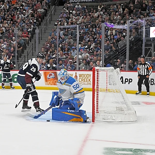 Necas and Roy score quick goals as the Avalanche rout the Blues 6-1