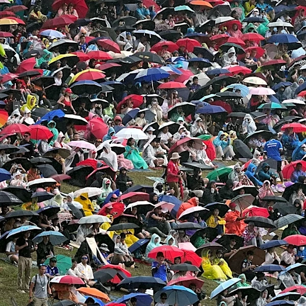 Heavy rain delays start as F1's Bahrain GP takes place in Malaysia