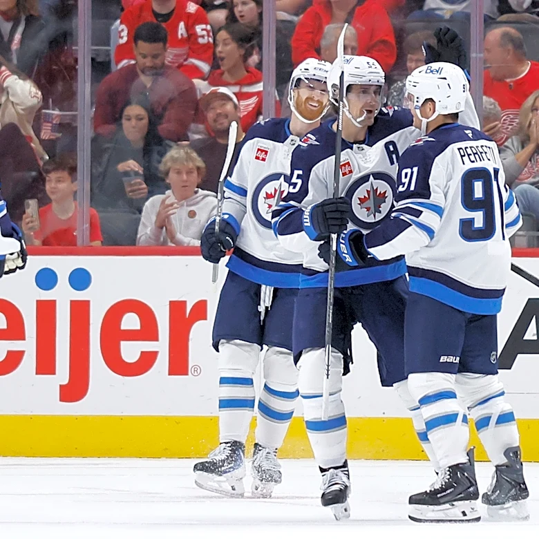 Kyle Connor scores a pair of power-play goals as Jets squeak past Red Wings 3-2