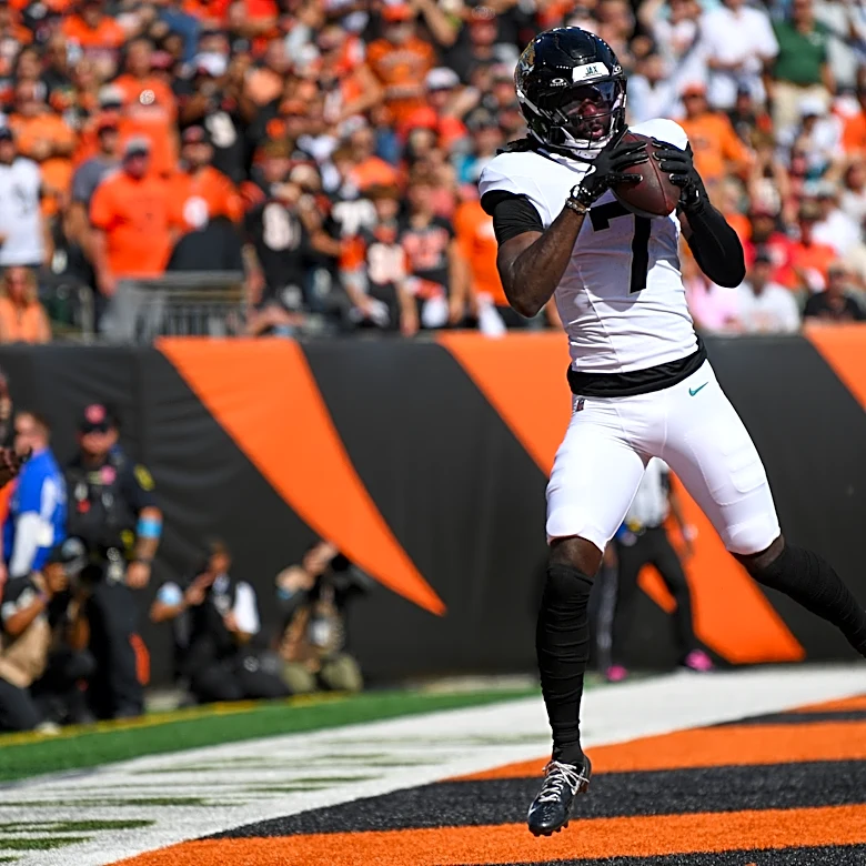 Trevor Lawrence finally gets 1st win over Bengals as Jaguars hold on for 22-17 victory