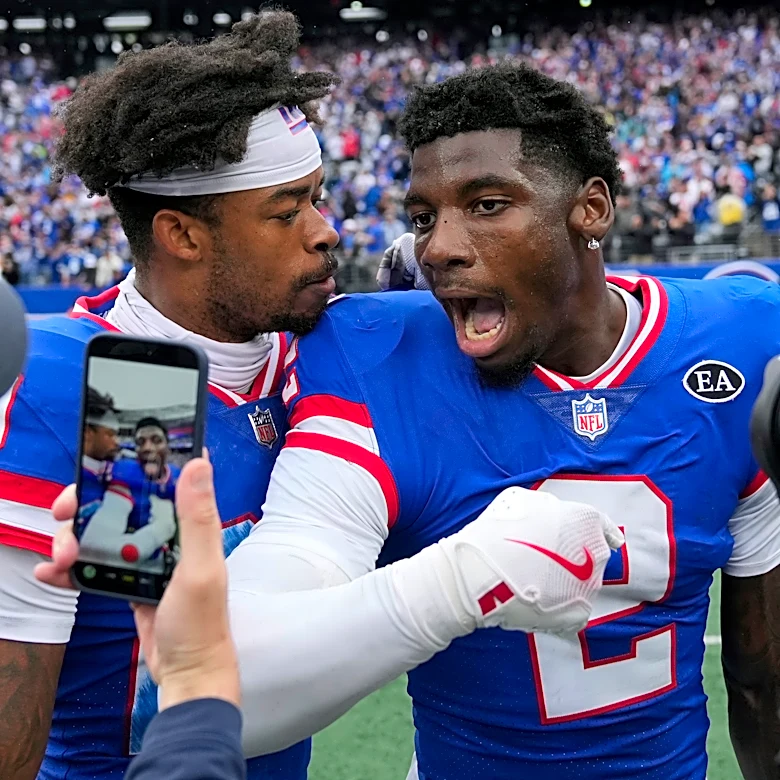 Winston throws 3 TD passes and Banks' pick-6 seals Giants' 36-24 win over Cardinals