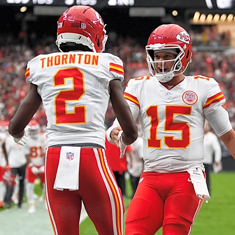 Chiefs beat the Raiders 30-27 to move to 4-0 behind Patrick Mahomes and Kenneth Walker III