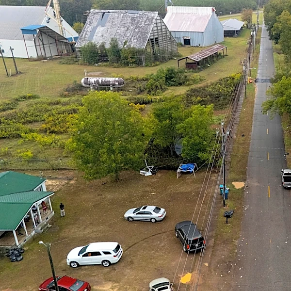 2 killed, dozens hurt as gunfire erupts at homecoming block party in south Georgia