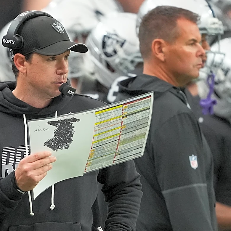 Klint Kubiak shows confidence in his Raiders by predicting victory at halftime of loss to Chiefs