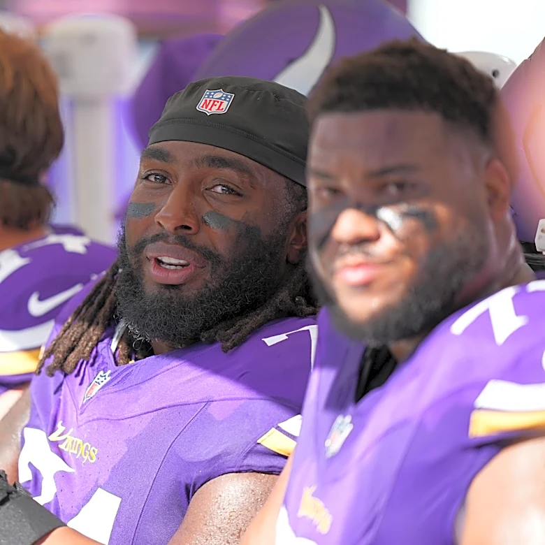 Vikings likely lose left guard Donovan Jackson for the rest of the regular season with a knee injury