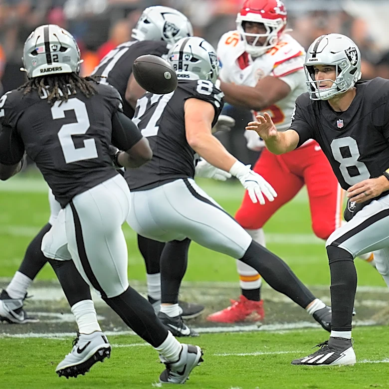 Klint Kubiak takes blame for a Raiders run game that ranks worst in NFL in yards per carry