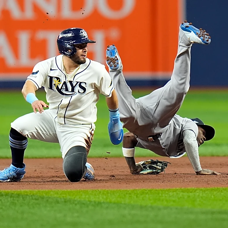 Yankees make 3 errors with Cam Schlittler on the mound in sloppy 1st inning against the Rays