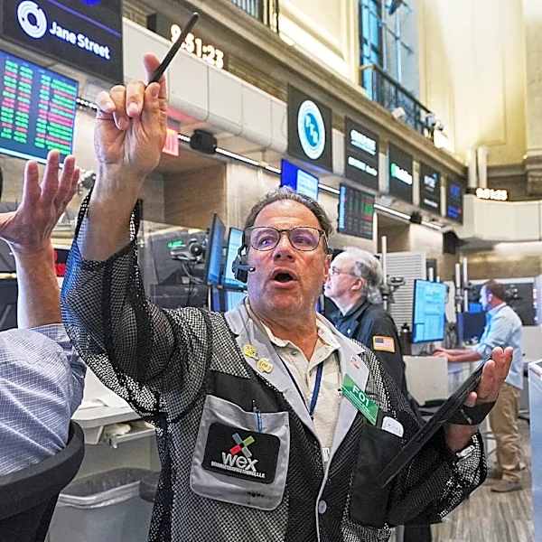 US stocks rise to a record on expectations for companies to make even fatter profits
