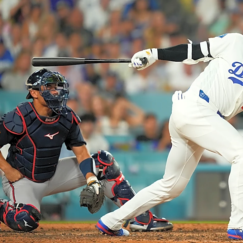 Roberts moves struggling Ohtani to No. 5 spot in Dodgers' lineup in NLDS Game 3 against Braves