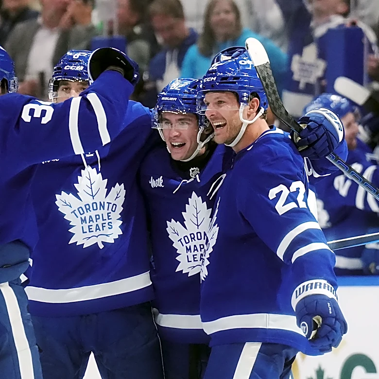 Top draft pick Gavin McKenna picks up first NHL goal, assist for Toronto against Predators