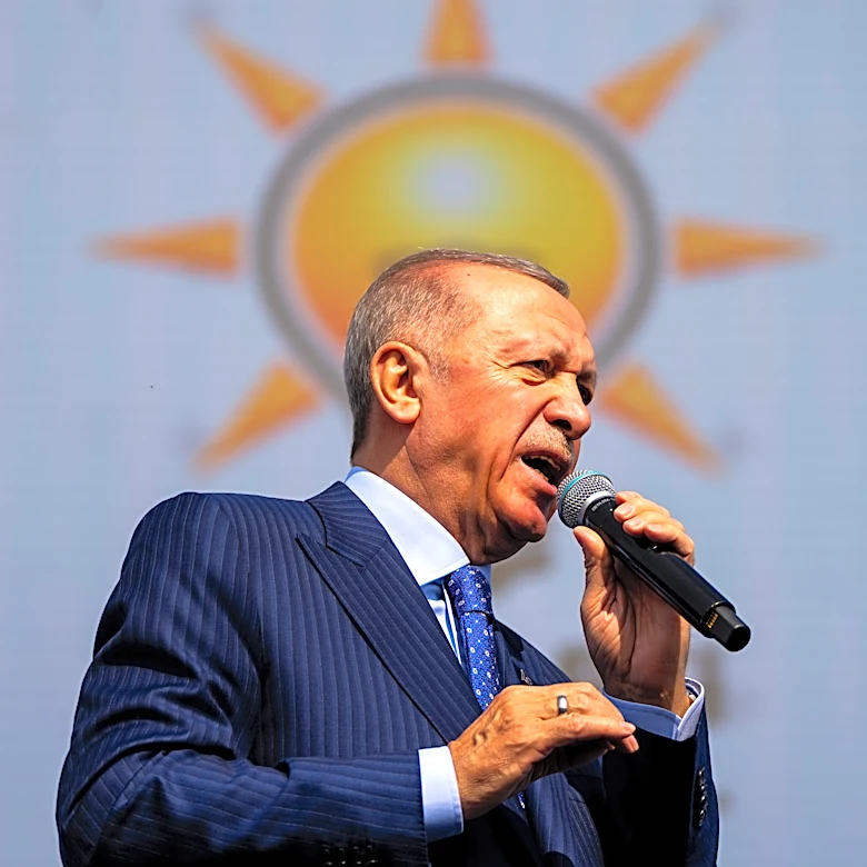 Mayor of Turkish opposition stronghold defects to Erdogan's party