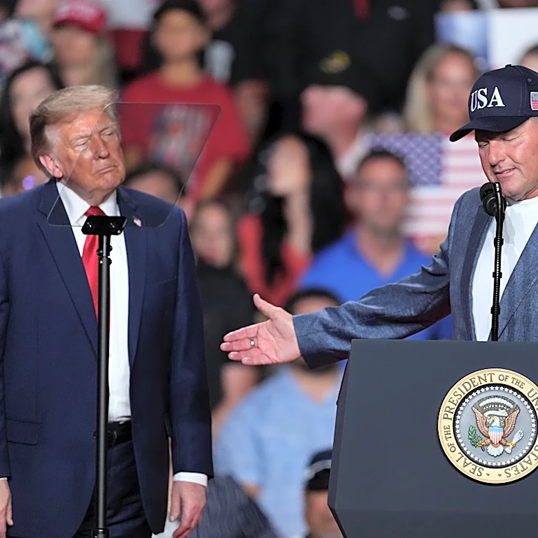 Trump says he'll award fireballer Roger Clemens the Presidential Medal of Freedom