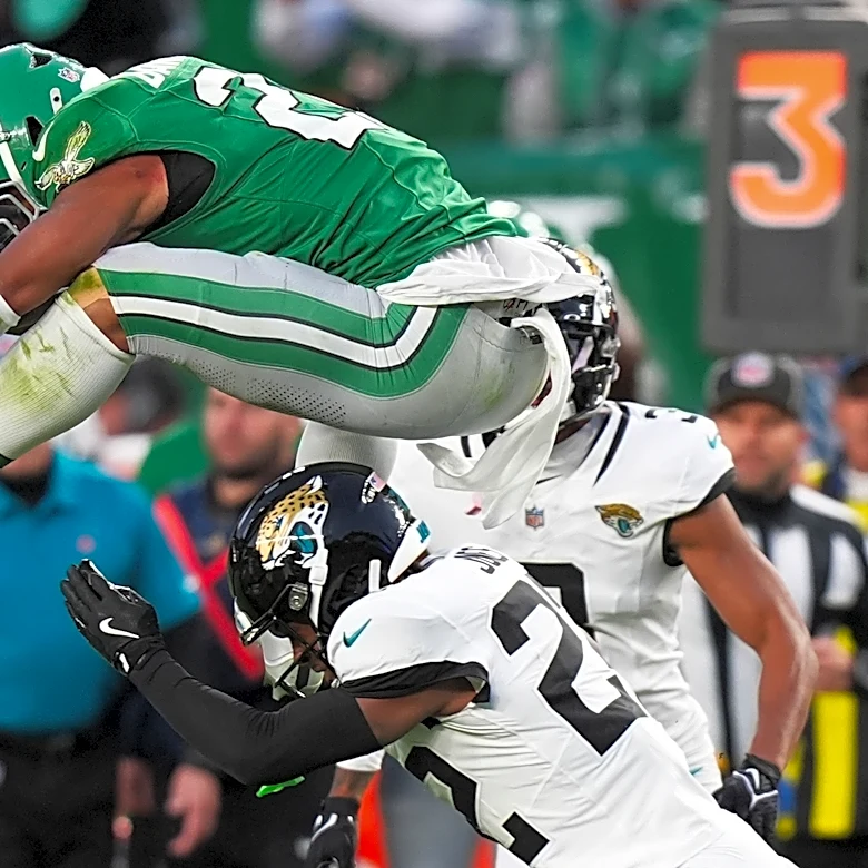 Jaguars CB Jarrian Jones relives Saquon Barkley's backward hurdle two years later