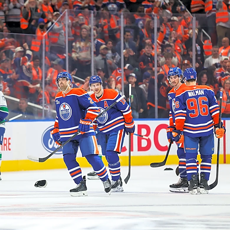 Shorter NHL training camps don't change much about early-season hockey, it's still sloppy