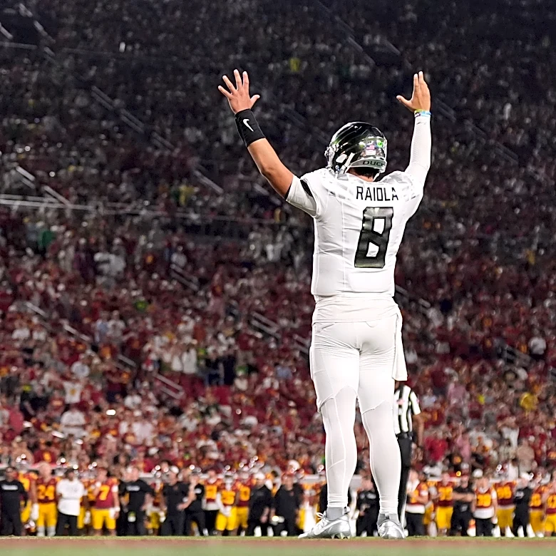 QB Raiola to start with Moore ruled out of No. 13 Oregon's game against No. 21 UCLA