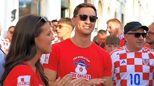 US newlyweds tour Croatia after fans photobomb their wedding shoot