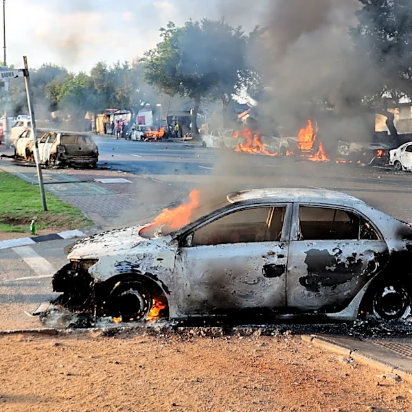 Vehicles torched in South Africa as protests over asylum ruling rage on