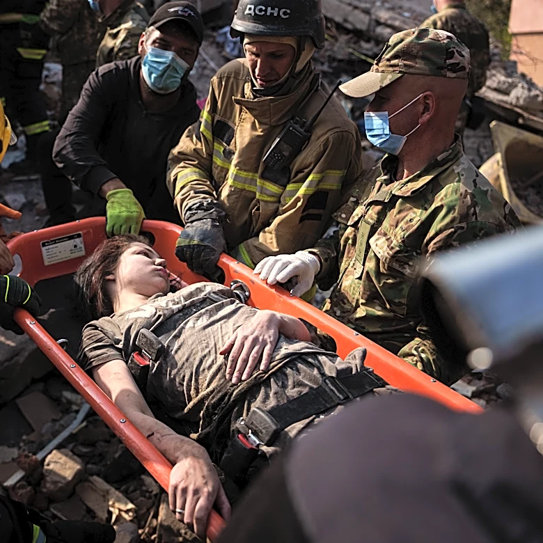 Russian strike on Ukrainian public buses kills 30 people as blackouts worsen in Kyiv