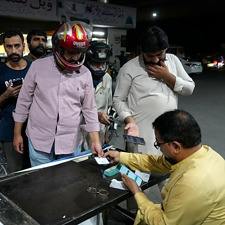 Pakistan's subsidies benefit 10M low-income people as war drives up fuel prices