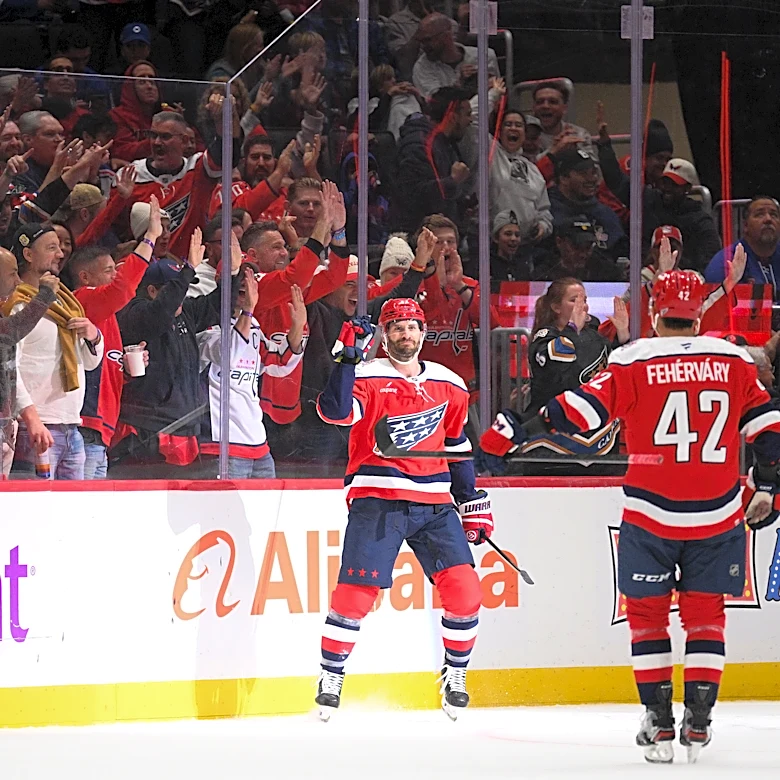 Capitals beat Rangers 3-1 after New York goalie Igor Shesterkin is helped off the ice with an injury