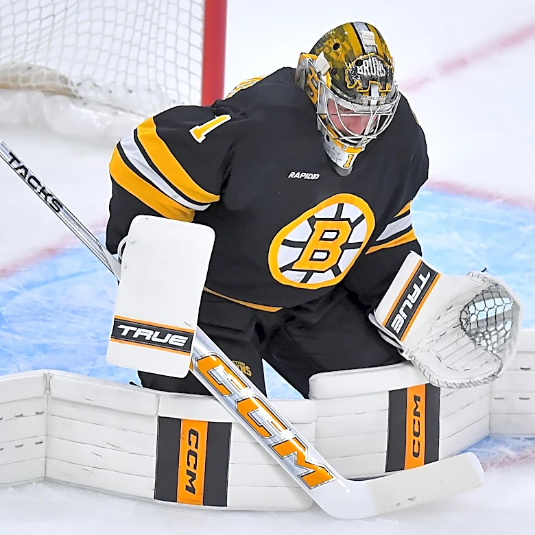 Fraser Minten has a goal and two assists as Bruins roll past winless Flyers 5-1