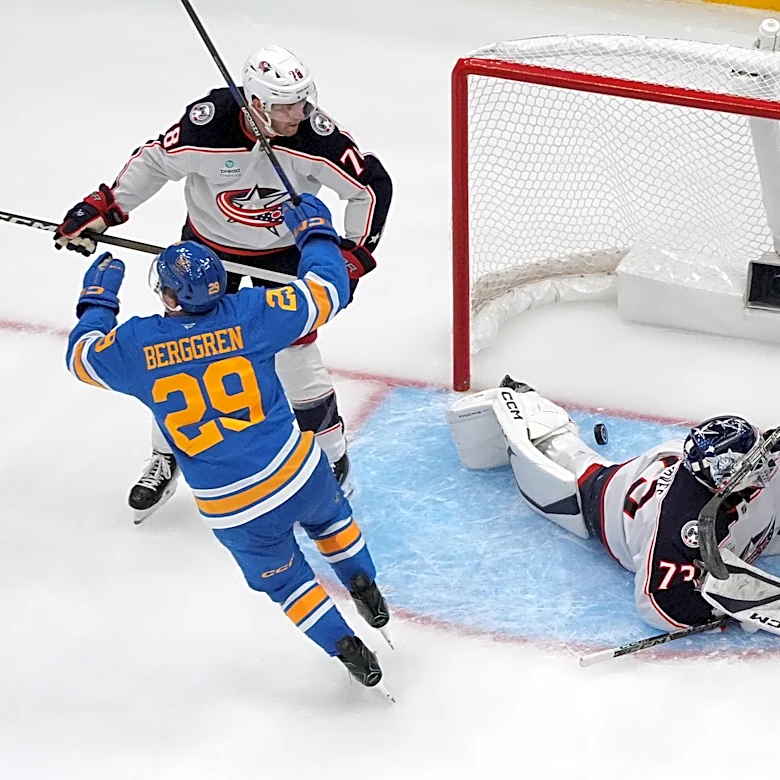 Snuggerud, Holloway lift Blues to 5-3 victory over Blue Jackets