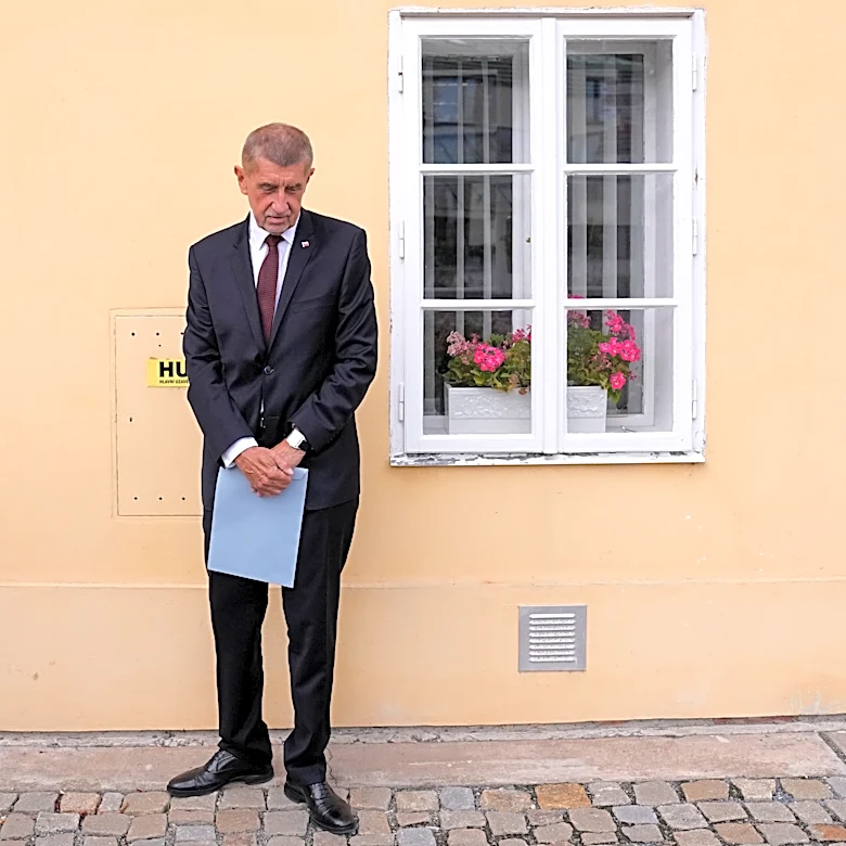 Czech opposition outpaced the ruling party in first round of Senate election