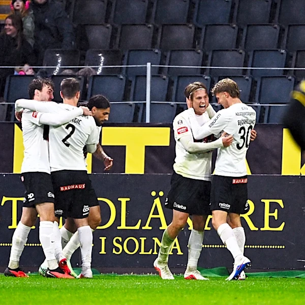 Wild 11-goal second half in Swedish soccer league game that was scoreless at halftime