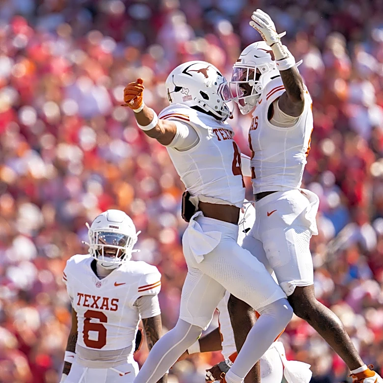 Georgia seizes the No. 1 spot atop the AP Top 25 as Oklahoma upsets Texas